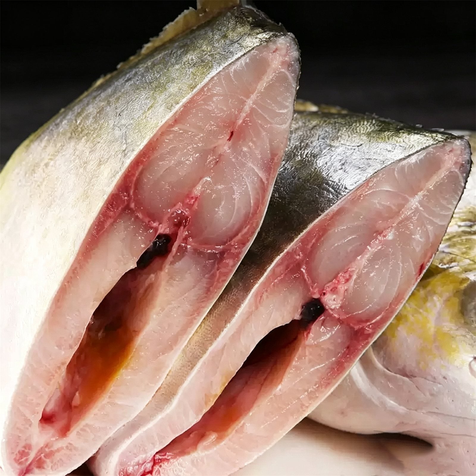 Frozen Whole Golden Pomfret